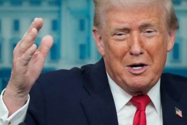 　トランプ米大統領＝２０日、ワシントンのホワイトハウス（ＡＰ＝共同）