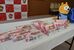 15日に発売するローソンの県産イチゴを使った商品＝９日午前、県庁