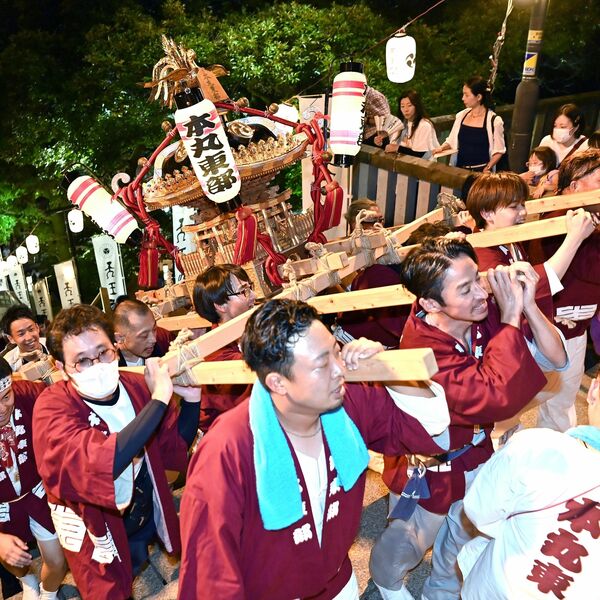 4年ぶり宇都宮・天王祭で“親子”対面 石段上る子どもみこし｜県内主要
