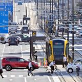 ＬＲＴ開業１カ月　平日利用、約１万３千人で安定　休日は予測の４～５倍