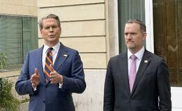 米財務長官、中国に不信感