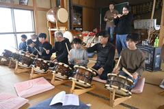 伝統のバチさばき体験　