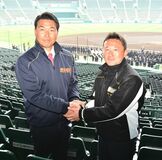 作新学院「無駄な失点しない」　神村学園「元気と勇気与える」　22日の対戦前に監督対談