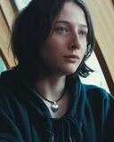 大人びた雰囲気の新鋭