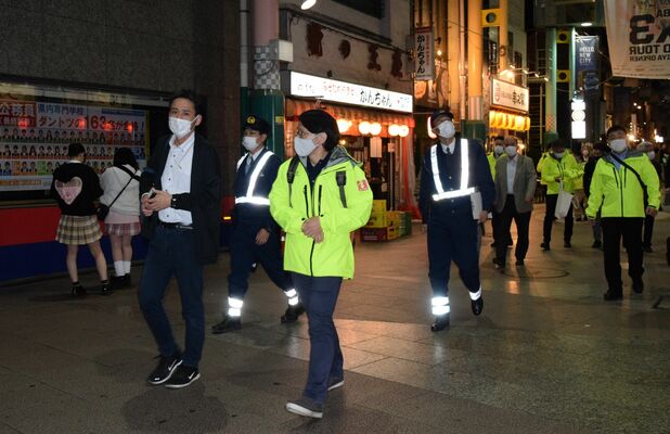 商店会、宇都宮市、警察などが合同で行った現場巡回