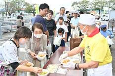 手打ちそばを ３００食振る舞う
