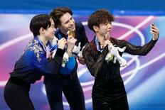 鍵山が連続「銀」、佐藤「銅」