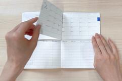 紙の手帳復権へ 使いやすさ追求