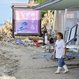 「忘れないで」写真記者が見た能登　夫を亡くした妻の涙、浸水した仮設住宅
