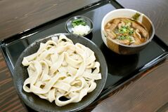 【グルメ探訪】極太麺の弾力、圧倒的　肉汁つけうどん　とこ井（栃木）