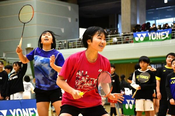 実業団選手と対戦する参加者
