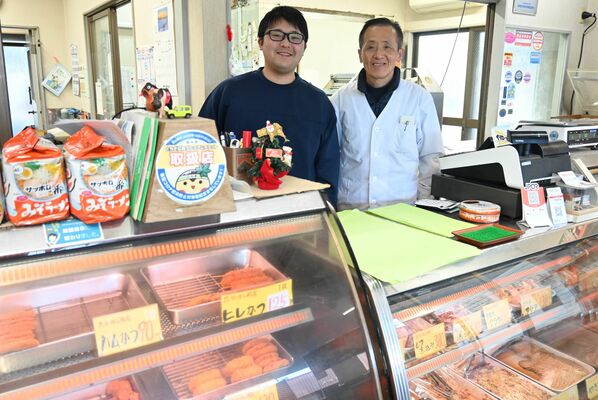 たかはし肉店代表の恵一さん（右）と匠さん 