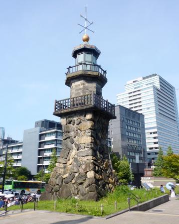 　九段坂公園の高灯籠＝東京都千代田区