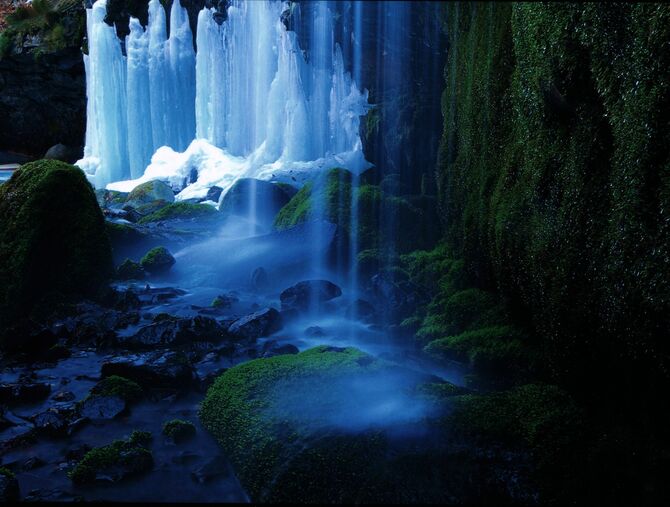 第30回(3月分)銀賞に選ばれた君島さんの作品「氷柱の渓」