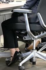 部活コーチ、生徒に性加害