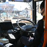 下野・自治医大周辺　自動運転バス実証実験に記者が同乗　安全走行、不安なく