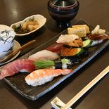 王道のラインアップ 特選にぎりランチ 勢鮨(足利)
