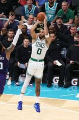 八村塁のレーカーズは３位守る