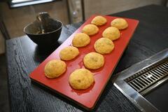 【食べた？ 】生地ふわふわ本場の食感　明石焼き　つくし（日光）