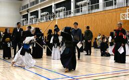 ベテラン剣士、心と技 伝授