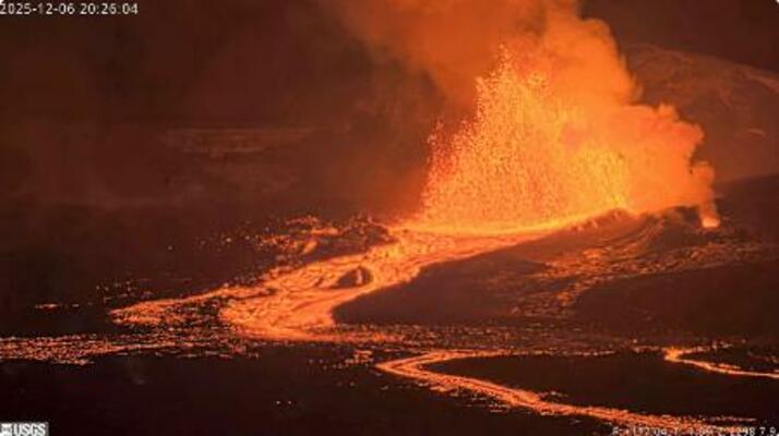 噴火した米ハワイ島のキラウエア火山=6日(USGSのユーチューブチャンネルから、共同)