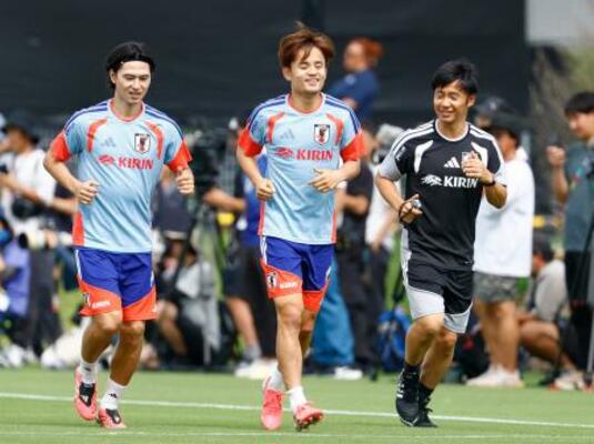 　ブラジル戦に向け調整する久保（中央）ら＝ナッシュビル近郊（共同）