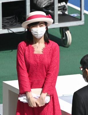 総合閉会式を退場される佳子さま＝11日午前、カンセキスタジアムとちぎ