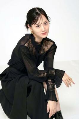 　山下美月