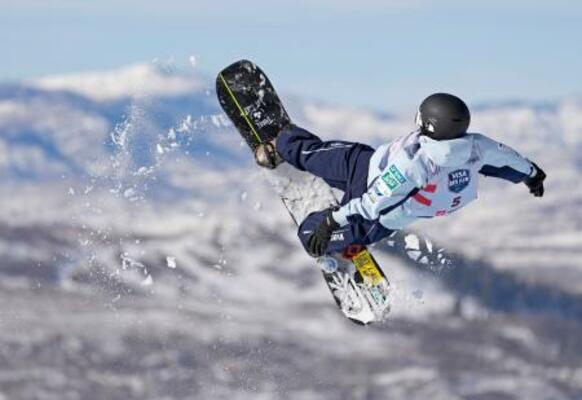 男子ビッグエア予選1回目 ジャンプする宮村結斗=スティームボートスプリングズ(共同)