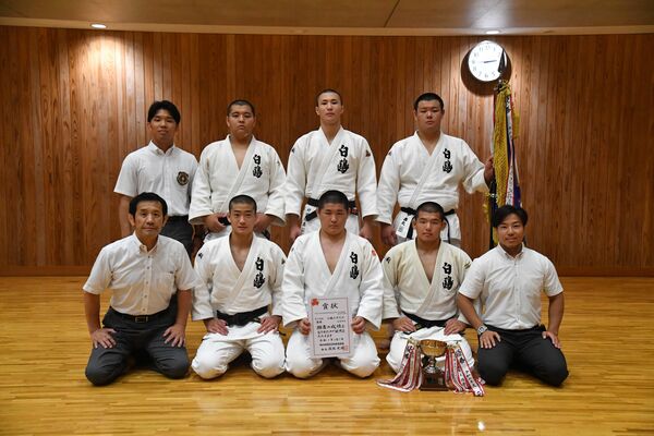 男子団体優勝の白鴎足利