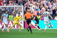 Ｗ杯、スペインとベルギーが８強