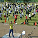 快晴の下、元気いっぱいラジオ体操　茂木に県内外から636人集まる　全国…