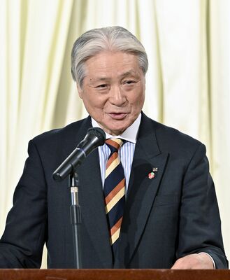 しもつけ21フォーラムで講演する福田知事＝18日午後、宇都宮市大通り２丁目