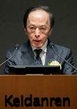 日銀総裁、利上げ継続を表明