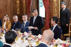 首相らと昼食会