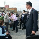 街頭演説で警護強化　安倍氏銃撃事件を受け　警察官が囲み有権者と触れ合い