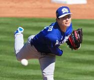 ドジャース初戦に山本、大谷出場