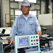 「現代の名工」にコマツ小山工場・諏訪さん　生産現場の「縁の下の力持ち」 全国で14…