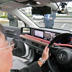芳賀町とホンダ、運転支援車のカーシェア開始へ　土日祝日に予約制で　ＬＲＴ利用者や町民の利用を想定