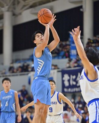 ゴール下の要となる宇工の石川
