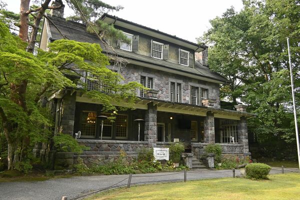 レトロな雰囲気が魅力の「明治の館」の店舗