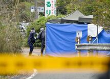 公衆トイレに一時遺棄か