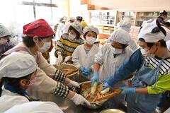 児童が鬼おろし体験　