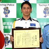 未明、歩道の光に気づき　「パパママいない」泣く３歳男児を男性警備員が保護