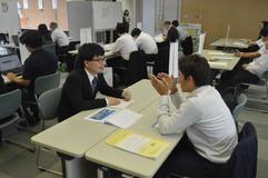 地元での就職後押し足利と佐野　１５社が参加、合同面接会