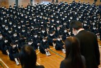 県内小中学校で始業式