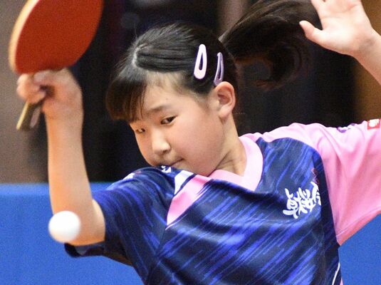 女子の団体優勝に貢献した五十畑（卓桜会Ａ）。このほか、全日本選手権の代表権を勝ち取った＝真岡市総合体育館