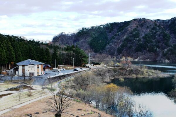 東荒川ダムと公園＝2019年11月