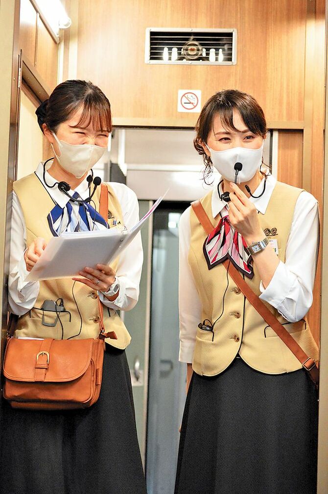 沿線の見どころに合わせて観光アナウンスを体験