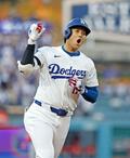ＰＯ開幕、大谷が初戦で２発